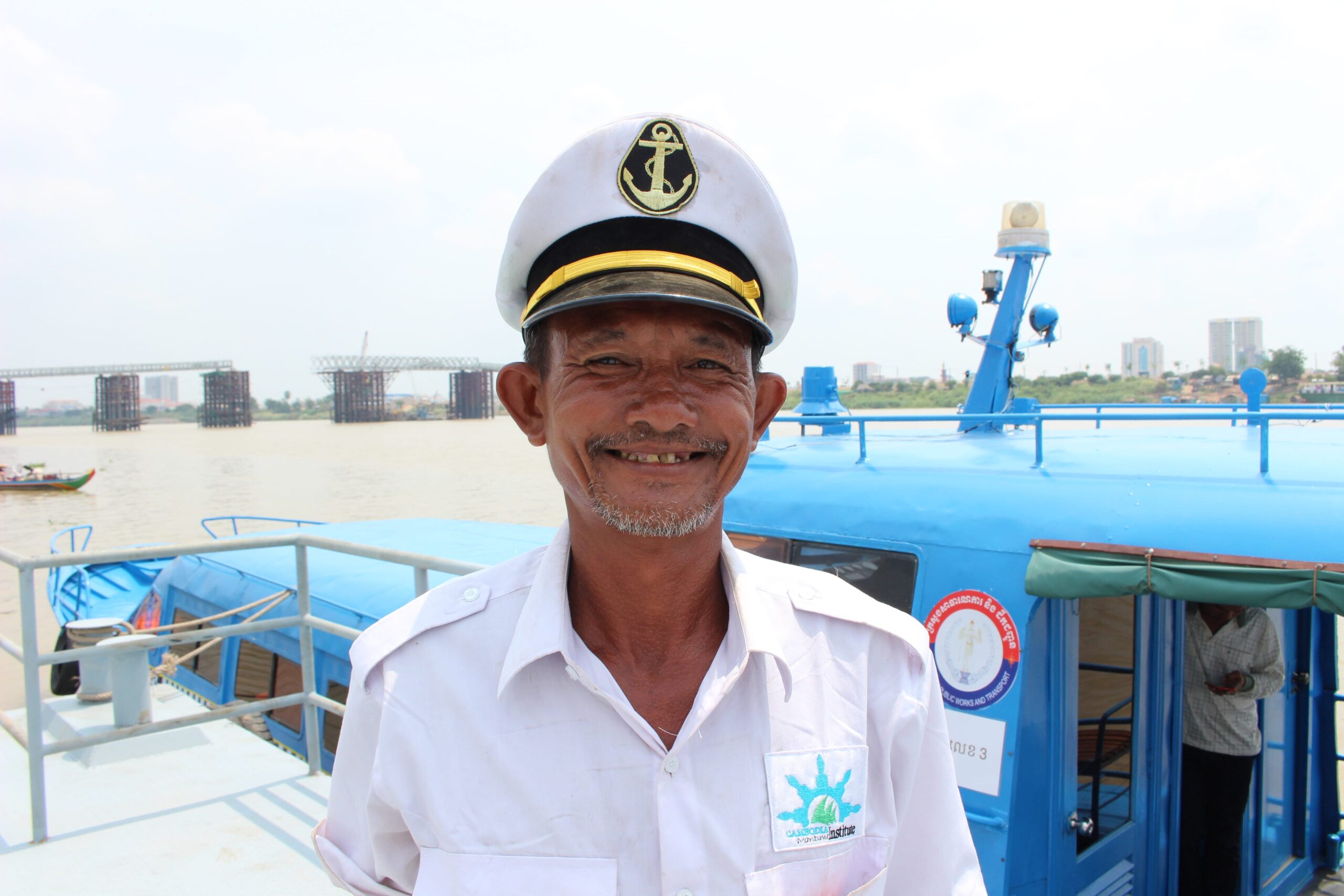 In April Phnom Penh’s new water taxi service launched, a new way to avoid the city’s worsening traffic jams. With free fares, we tried out this groundbreaking service【Water Taxi】