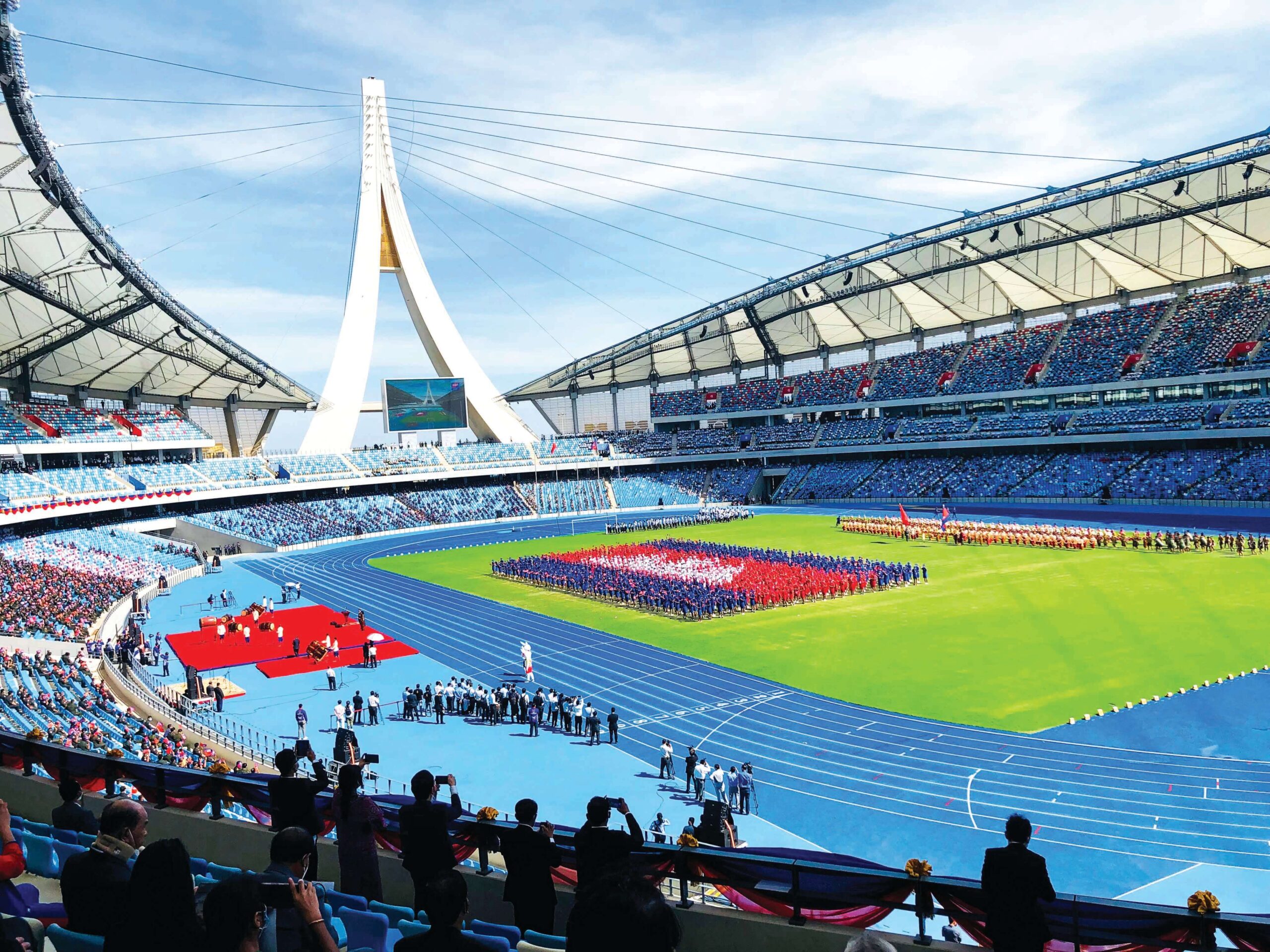 パラスポーツinカンボジア⑯新スタジアム（MORODOK TECHO NATIONAL STADIUM）の完成とアンコールワット国際ハ ーフマラソン